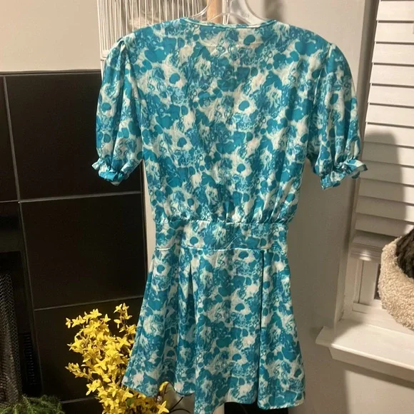 $5 Sale! Aqua Floral Dress - Picture 7 of 10